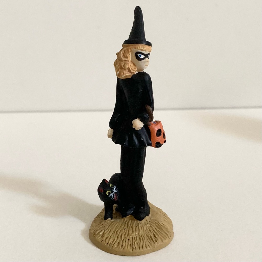 Vintage 90βs Halloween witch girl and cat figurine